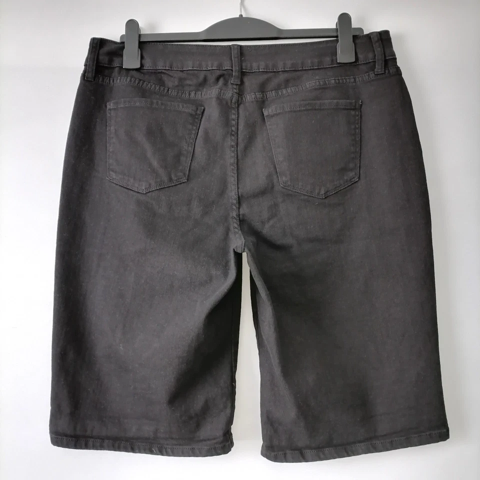 Bermudas cortas St. John's Bay para mujer negras tiro alto diseño de cinco bolsillos talla 18 Foto 2 de 4