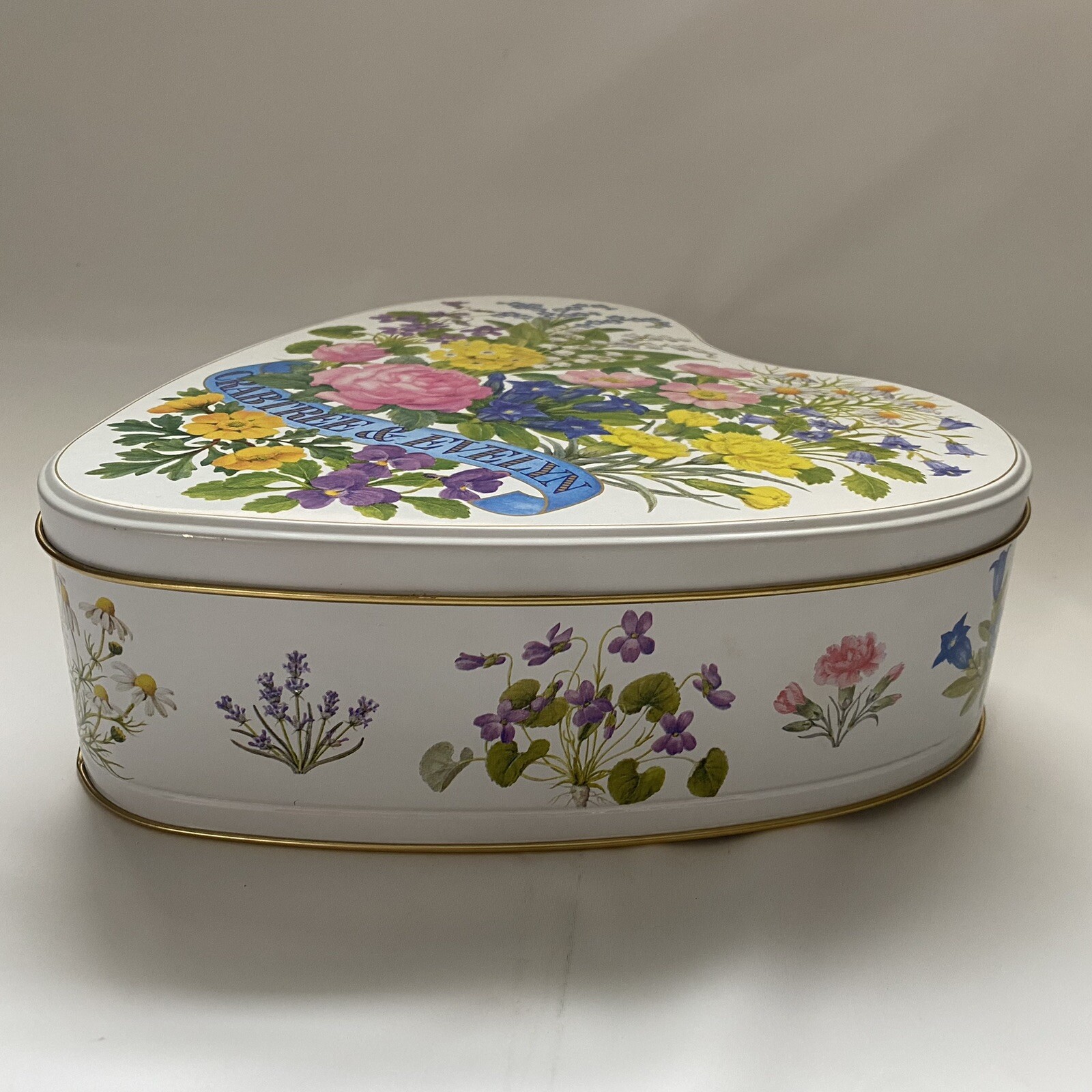 Crabtree & Evelyn Heart Tin Full Of Peach Kernel Apricot Soaps Oil Lotion 1985