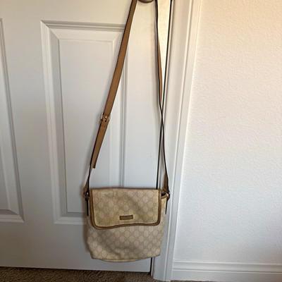 Gucci Beige GG Pattern Crossbody Bag Adjustable Strap Gold Hardware Magnetic
