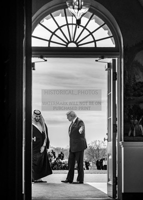 DONALD TRUMP CROWN PRINCE SAUDIA ARABIA ENTERING WHITE HOUSE 5X7 PHOTO