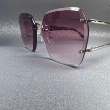 Gucci Red Gradient Butterfly Sunglasses for Women GG1561S