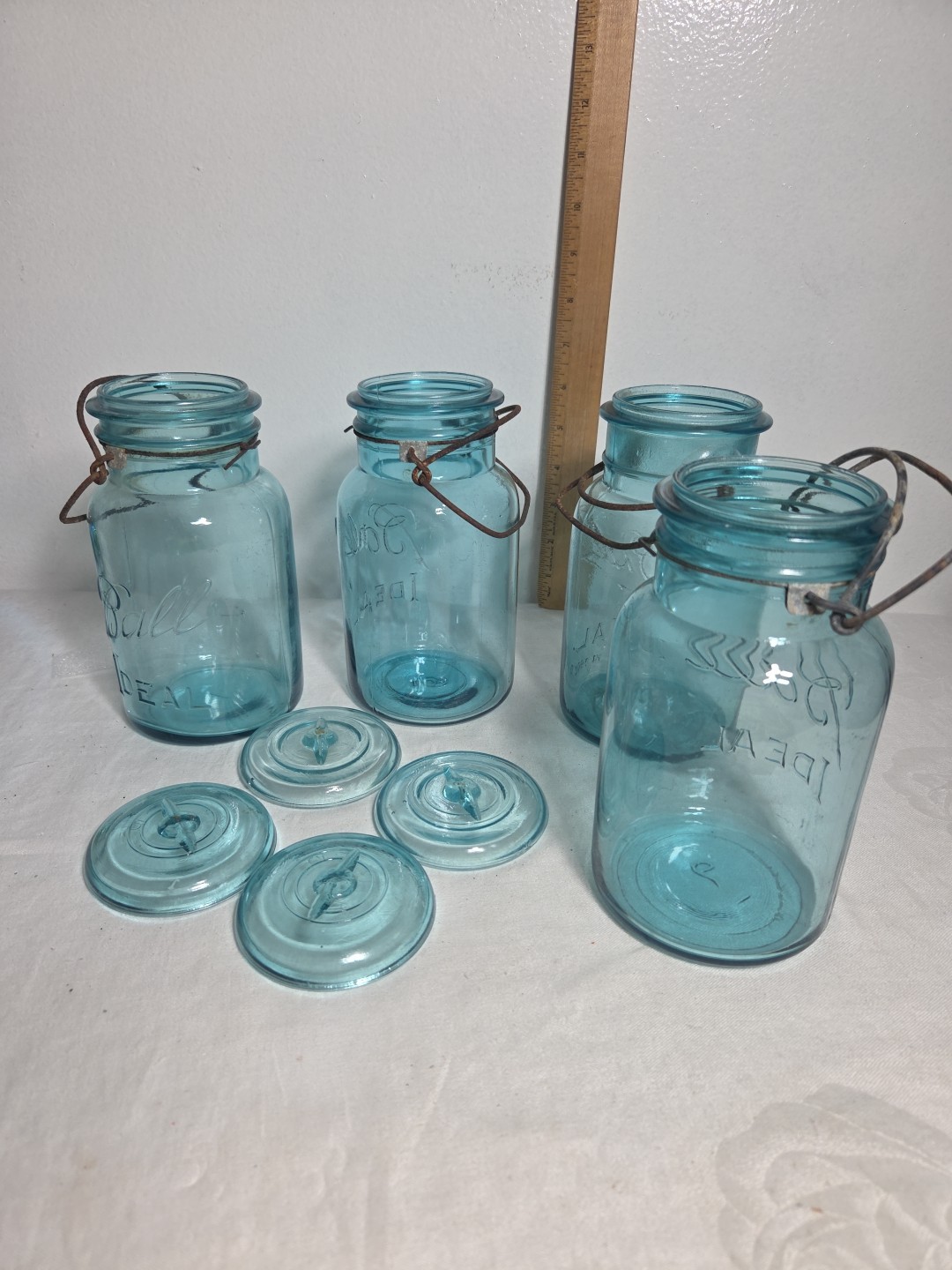 LOT OF 4 VINTAGE BLUE BALL IDEAL 1 QT CANNING JARS WITH GLASS LIDS & WIRE BAILS