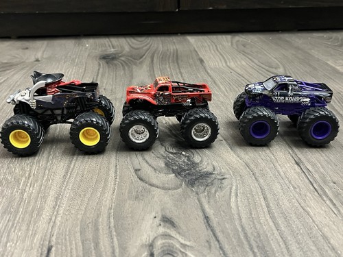 Hot Wheels Monster Jams Lot of 18 Monster Trucks - 1:64 - Picture 8 of 11