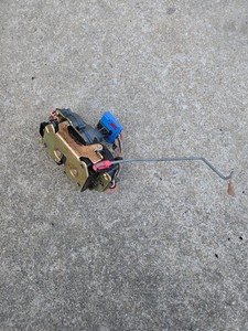 2005 Dodge Grand Caravan Rear Power Liftgate Latch Actuator 674AFA