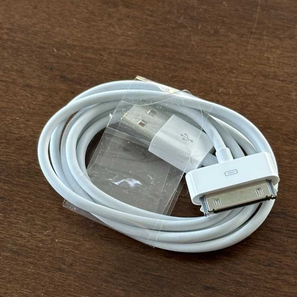 Genuine Apple iPod/iPhone 30-Pin Dock Connector to USB 2.0 Cable - BRAND NEW! - Image 3 of 3