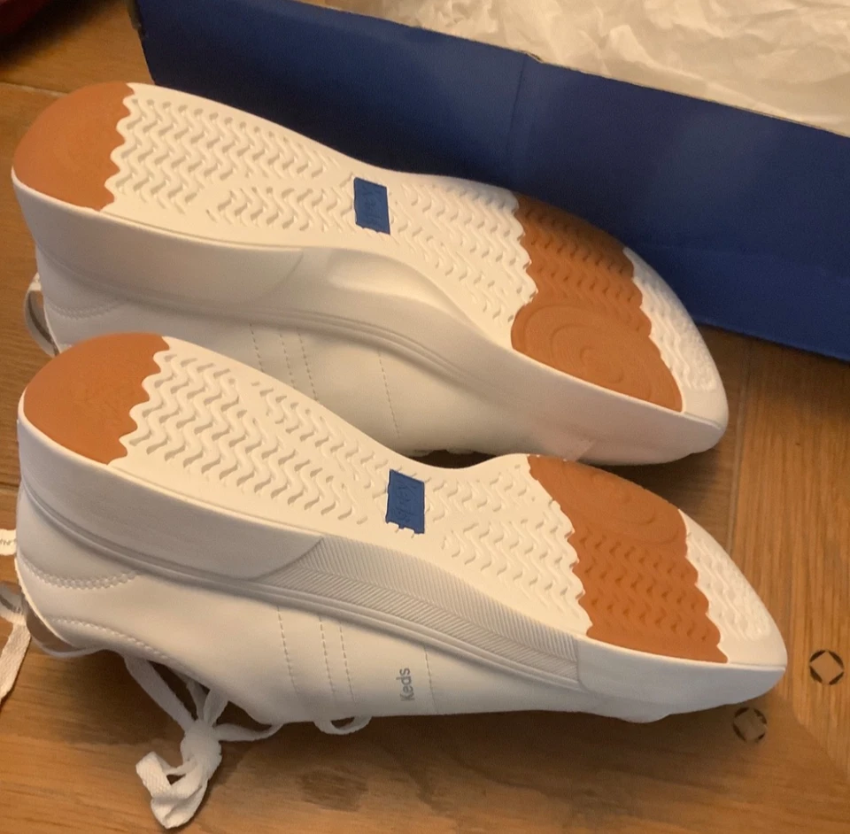 Keds Women's size 8 leather sneakers lace up White… - Image 3 of 4