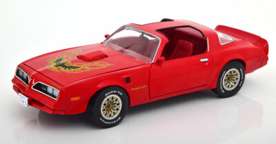 1/18ミニカー　PONTIAC FIREBIRD TRANS AM 72年 1/18 Auto World 1972 Pontiac Firebird T/A Trans Am Starlight