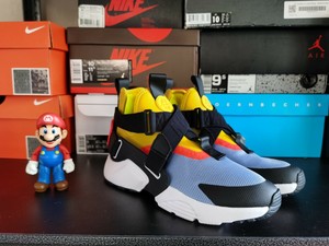 nike supreme huarache