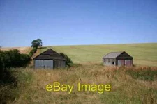 Photo 6x4 Disused farm buildings in the wolds Cabourne Near The Grange be c2006