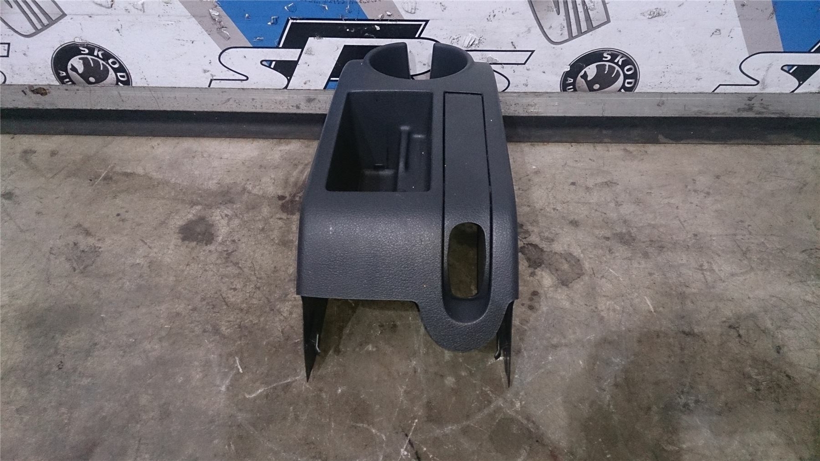 VW Golf Plus Rear Centre Console & Cup Holder 5M0 863 323 J eBay