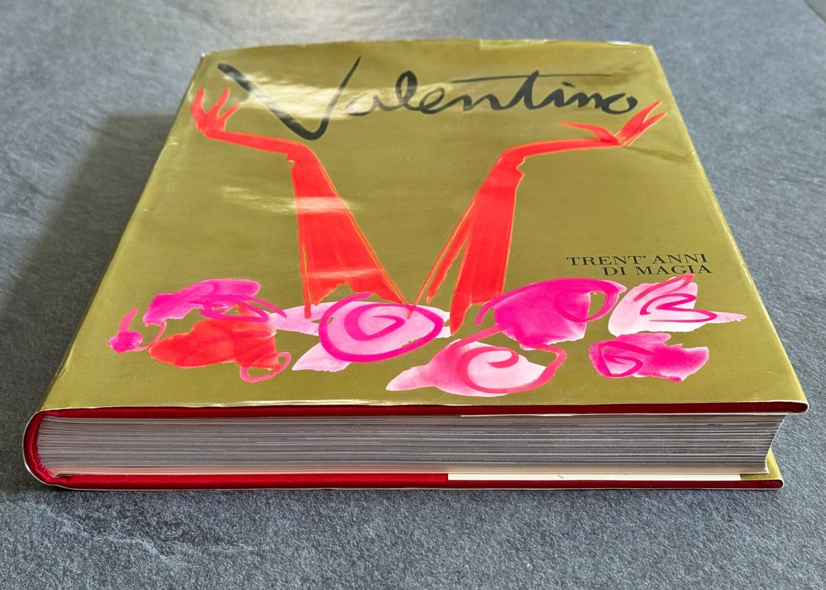 book VALENTINO 30 ANNI DI MAGIA 1990 di Marie Paule Pelle