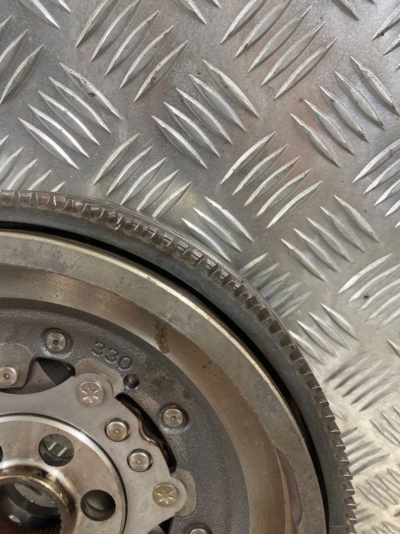 Volante bimasa Volkswagen Tiguan 2014 03L105266AM 2014 103kW ETO32532 Foto 2 de 4