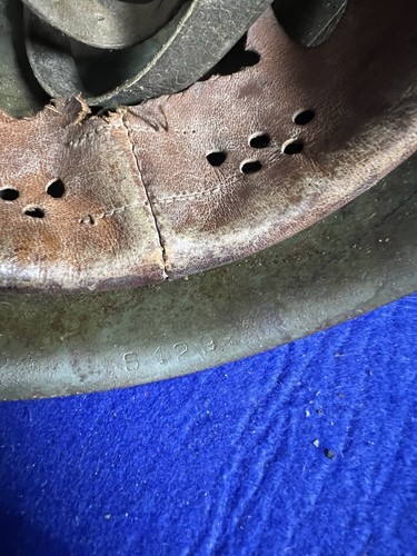 Elmetto Italiano M33 Bellico WW2 tracce Fregio Artiglieria - Foto 9 di 14