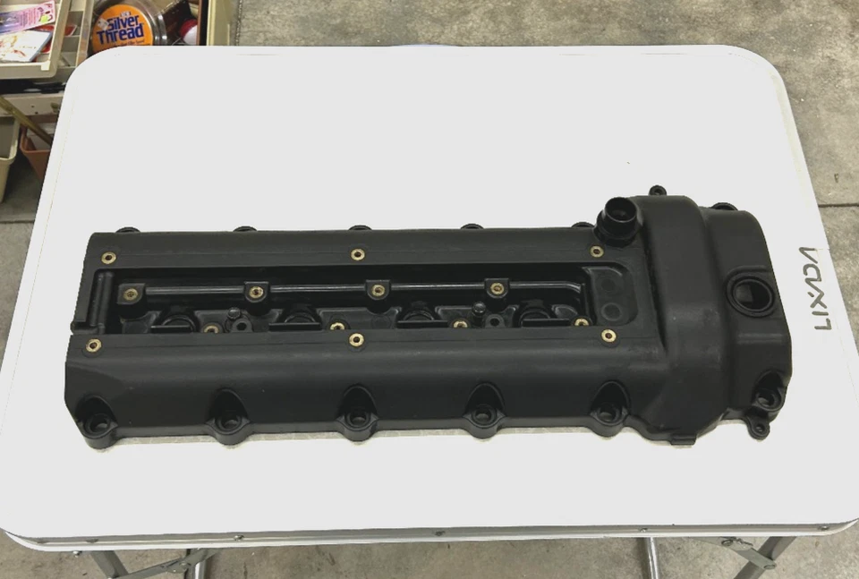 1999 2000 2001 2002 Jaguar XJ8 XK8 4.0L V8 Valve Cover  RH Passenger Side, Used - Image 4 of 4