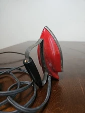 VINTAGE SUNNY SUZY CHILD'S RED ELECTRIC TOY IRON BY WOLVERINE 1950s NOT TESTED