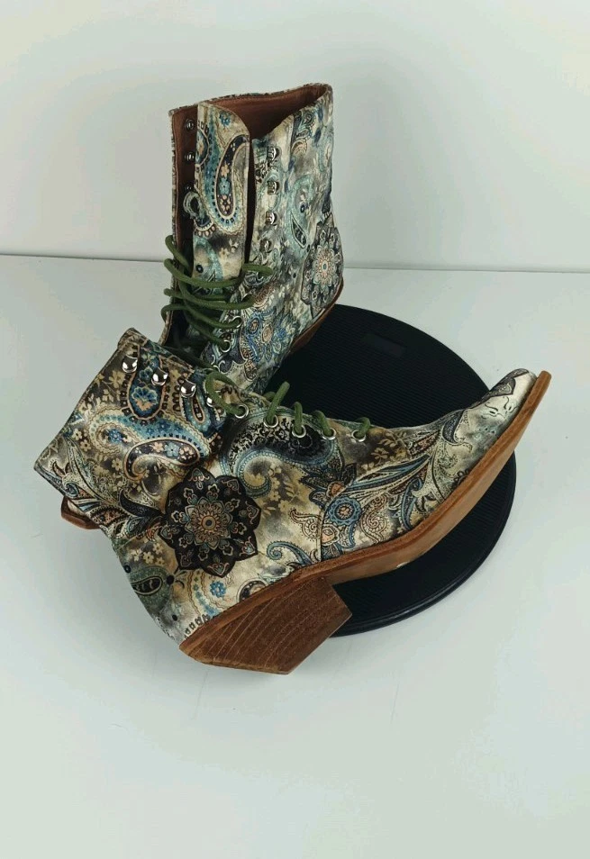 Jeffrey Campbell Elmcroft Women's Velvet Tapestry Outdoor Boots, Size 10 - Image 2 of 4