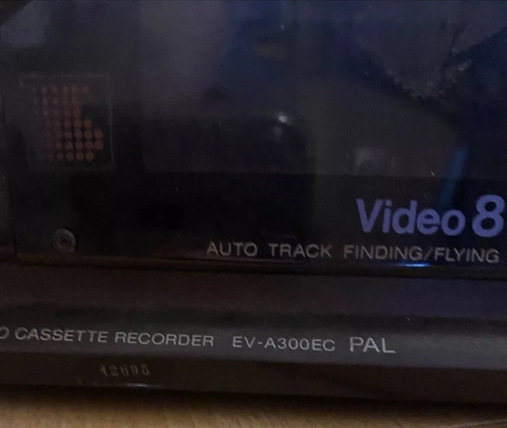 SONY EV-A300EC PAL Video 8 Videoregistratore 8mm. Da Riparare - Immagine 3 di 4