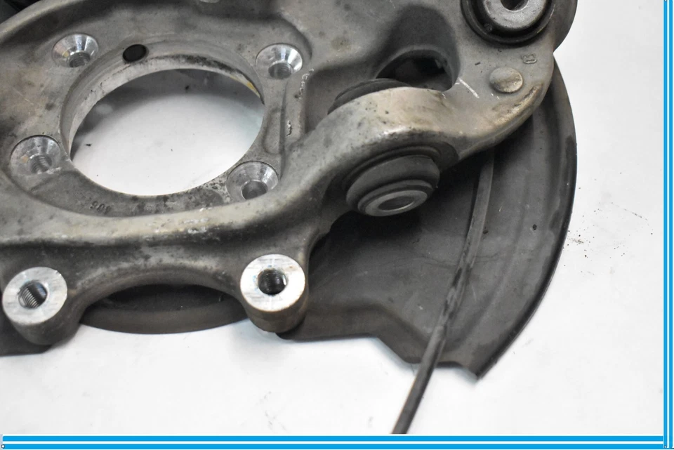 Задний левый поворотный кулак 10–17 Mercedes W207 E550  - Изображение 3 из 4