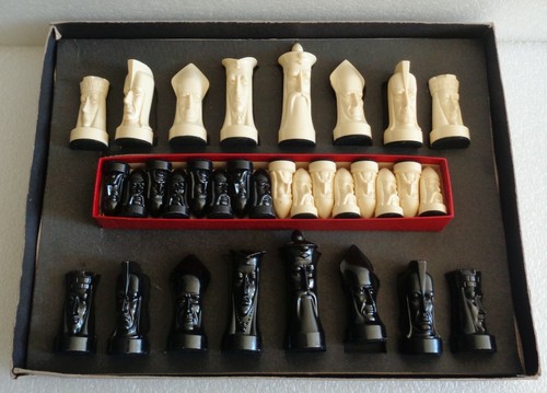 VINTAGE 1961 GANINE SCULPTURED GOTHIC CHESS SET NO. 1475 SALON EDITION COMPLETE - Picture 6 of 10