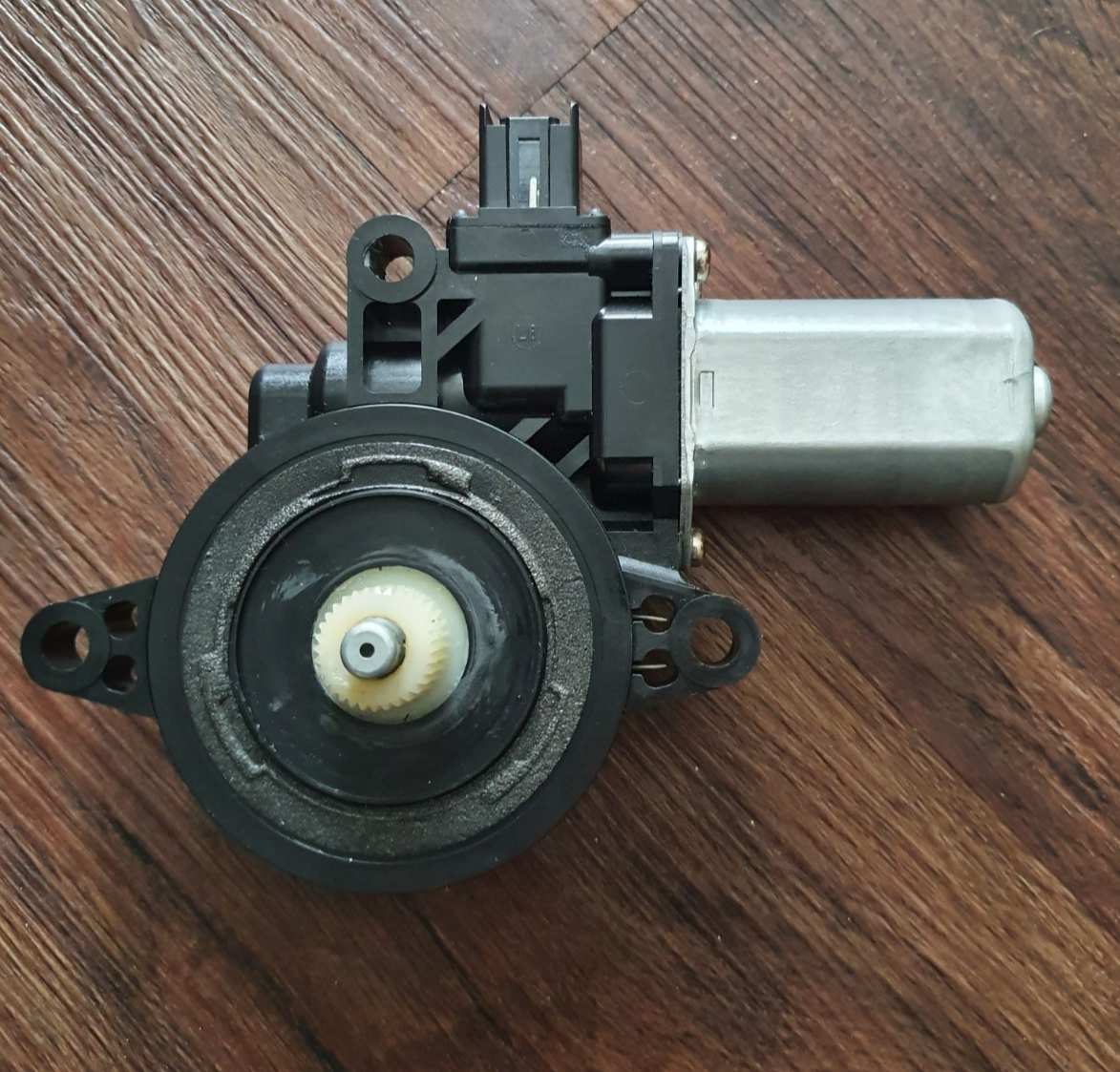 Mazda Passenger Front Window Motor OEM D6515958X Genuine Part