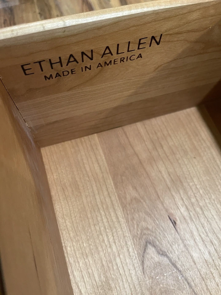 Журнальный столик ~ коктейльный столик ~ журнальный столик Maison Lasalle от Ethan Allen - Изображение 4 из 4