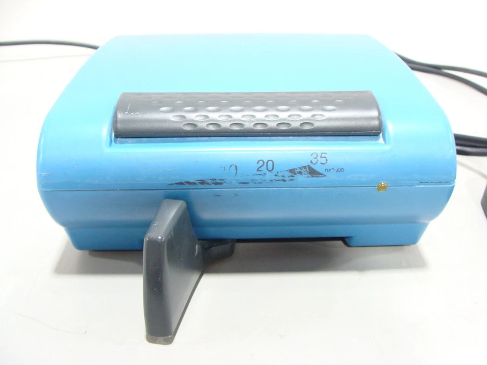 Control de accionamiento de pieza de mano dental de laboratorio W&H MF PERFECTA 9970-E con motor tipo E Foto 2 de 4