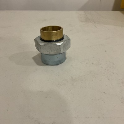 Watts 1-1/4  Lead Free Dielectric Union (Pack of 12) LF3001A