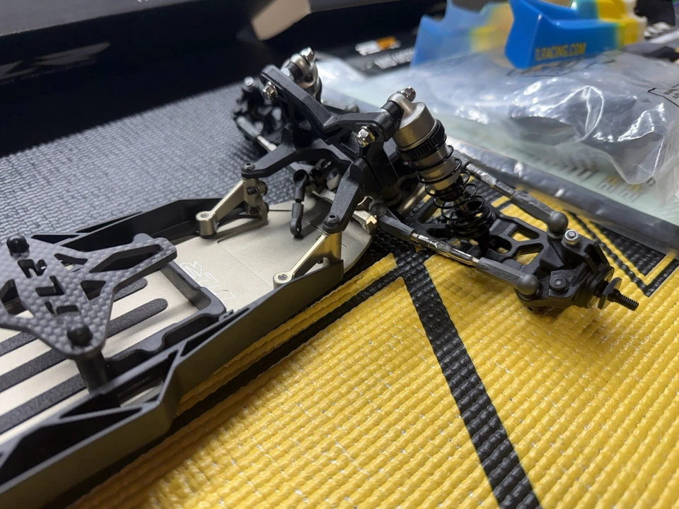 New TLR 22 2.0 Slider Rear Motor Buggy - Image 4 of 4