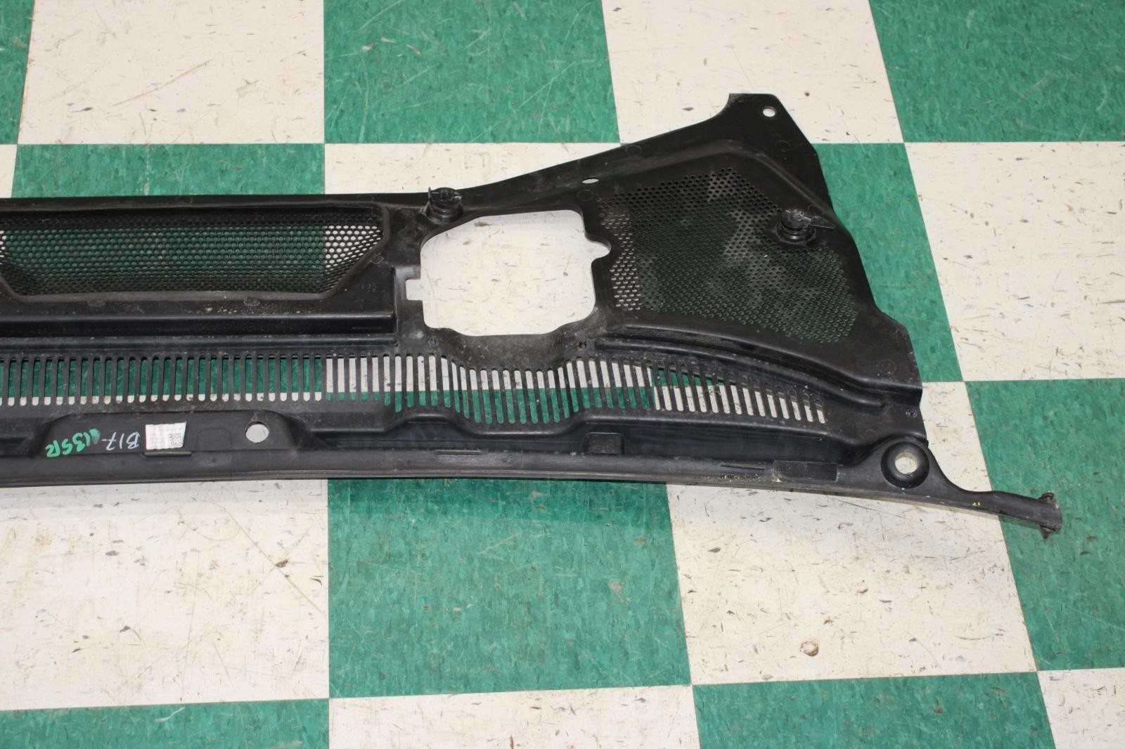 13-18 Flying Spur Black Front Windshield Wind Shield Wiper Cowl Trim Panel OEM