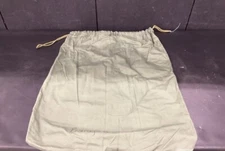 GENUINE US MILITARY BARRACKS BAG. DURABLE & WELL MADE MILITARY ISSUED SURPLUS.