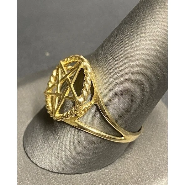 MEN'S YELLOW GOLD PENTAGRAM STAR RING SIZE 10.5 SKY - Image 2 of 4