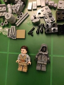 LEGO Star Wars: Rey's Speeder (75099) 99% Complete with minifigs