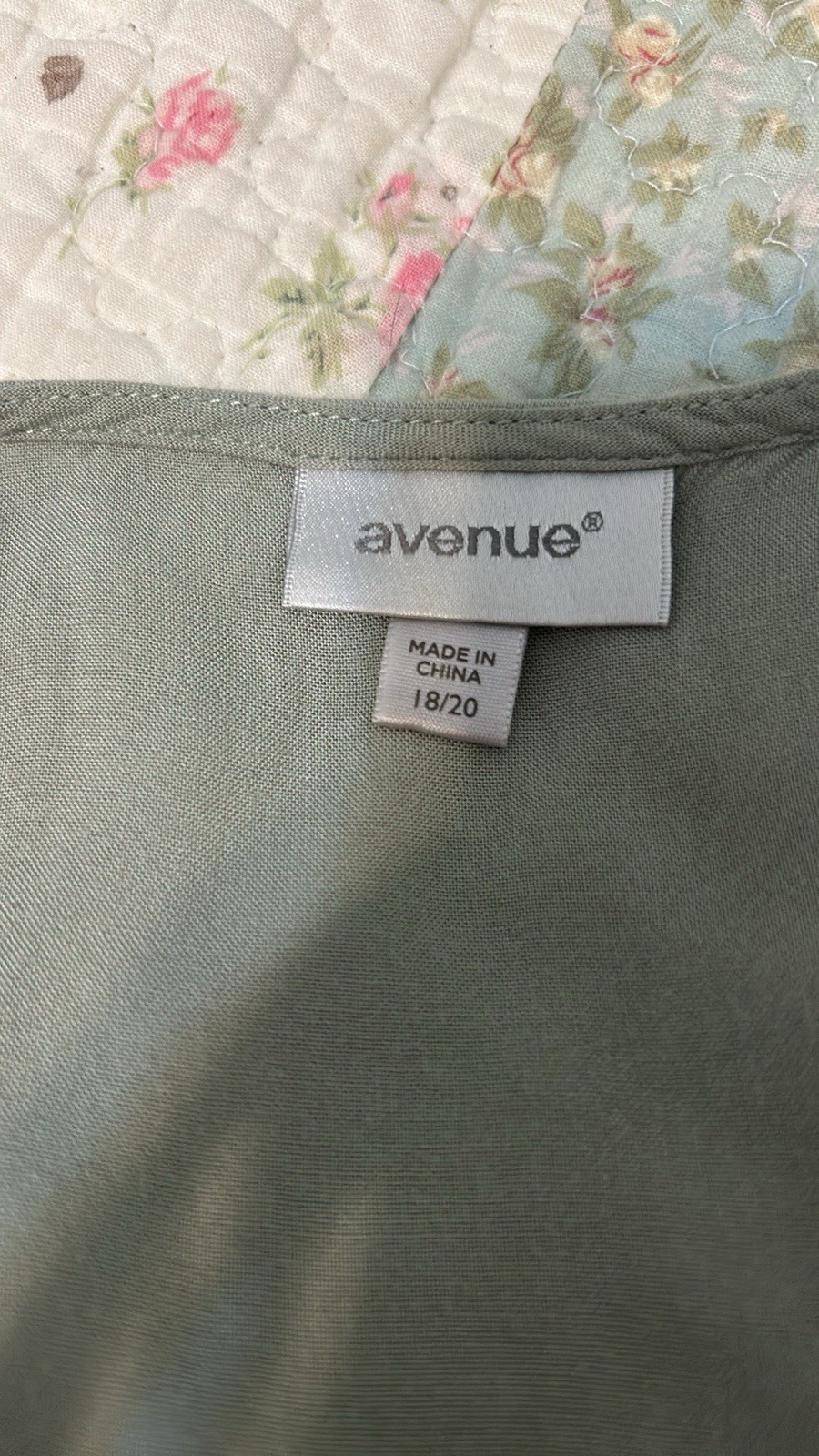 Avenue Greenish/Gray Women’s Plus 18/20 Top image 4