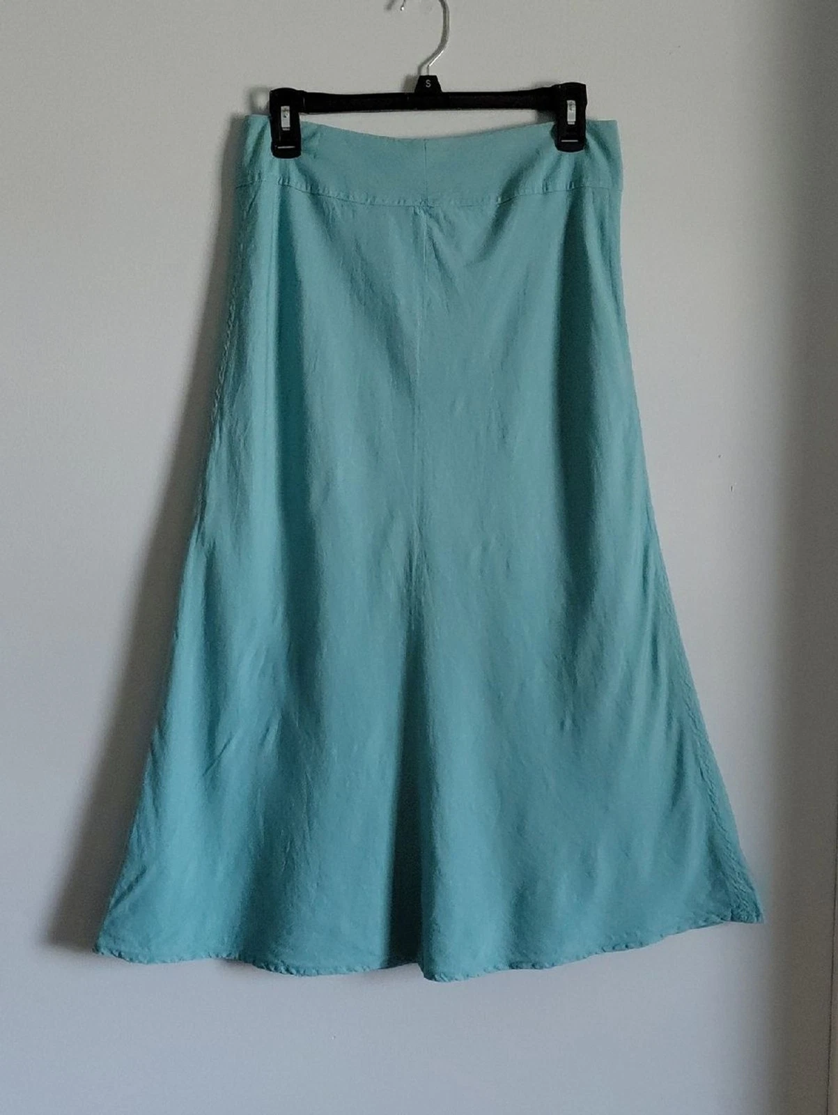 East 5th Vintage Blue Linen Midi Skirt
Opens in a new window or tab