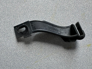 BMW 3er E92 Coupe Halter Träger Aufnahme Führung für Stoßstange VL 7019777