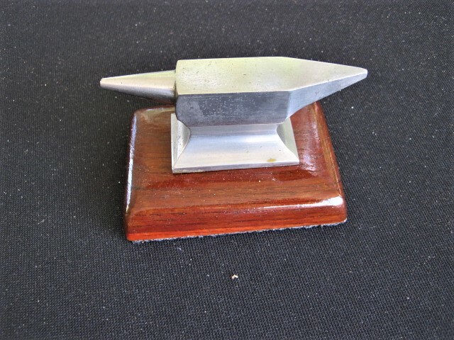 STAINLESS STEEL ANVIL PAPERWEIGHT