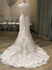 BRAND NEW Essense of Australia D2452 label size 24 , ivory lace over champagne