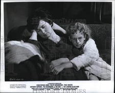 1969 Press Photo Actors Mary Baxter, Linda Hedger in "The Looking Glass War"