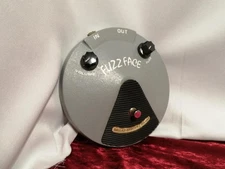 Crest Audio Dallas-Arbiter Fuzz Face Effects Pedal JP