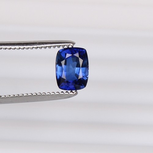 Pendentif Saphir Naturel Bleu 20,08 Carats – Argent 925 – Certifié AGL – Poire