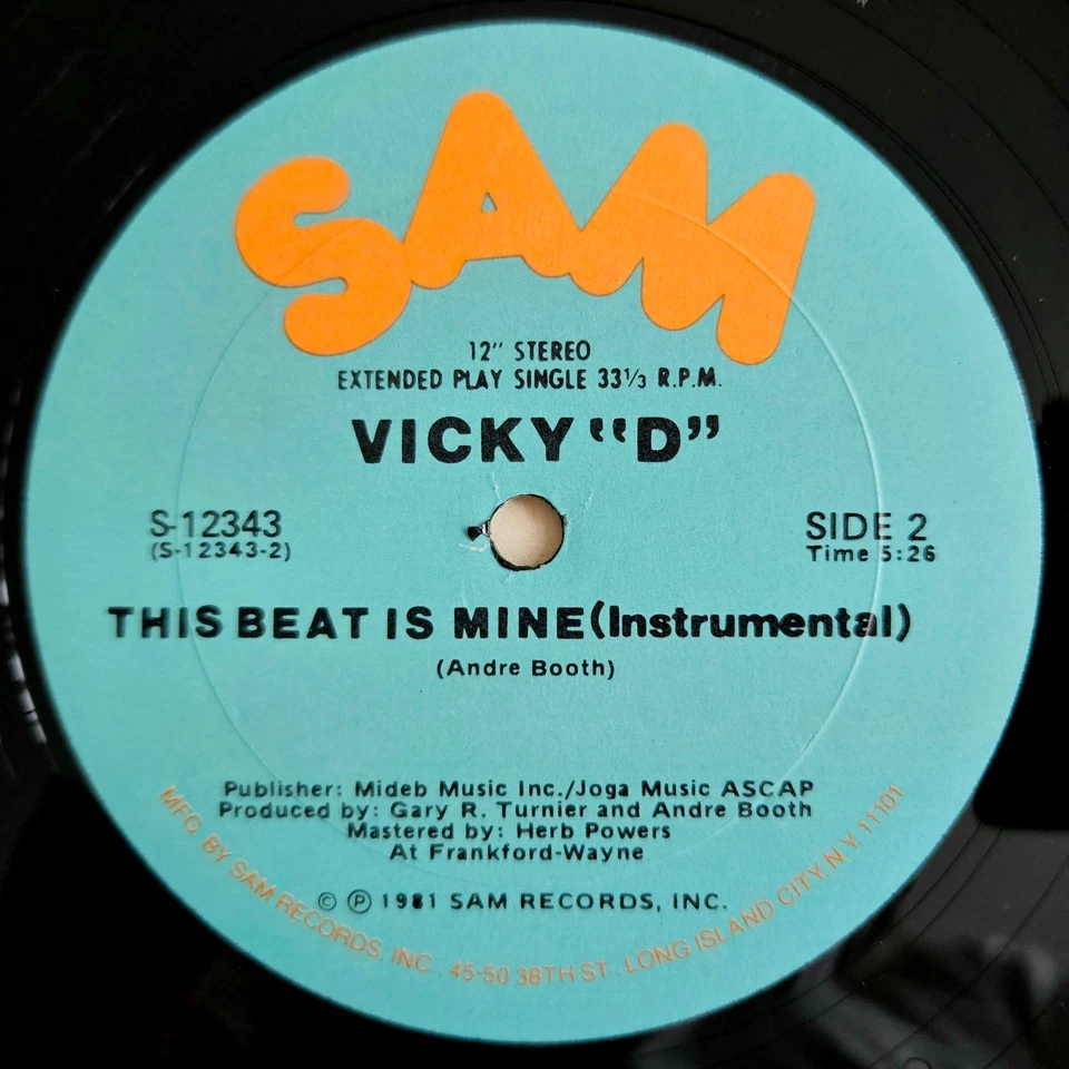 BOOGIE / DISCO-FUNK - VICKY D - THIS BEAT IS MINE - SAM RECORDS ORIGINAL PRESS - Image 4 of 4
