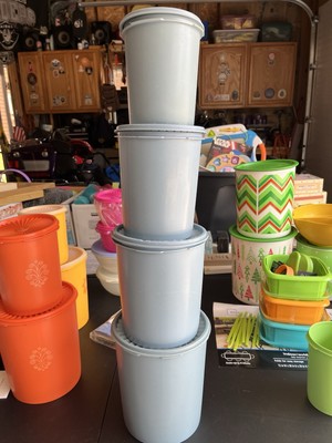 Previously Loved Tupperware Set Second Largest's Lid Got Burned