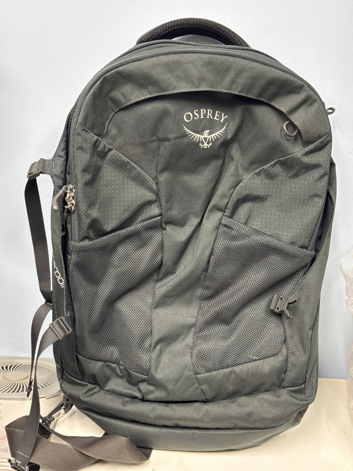 Osprey Farpoint 80L Travel Backpack in Volcanic Grey - Medium/Large Size-image