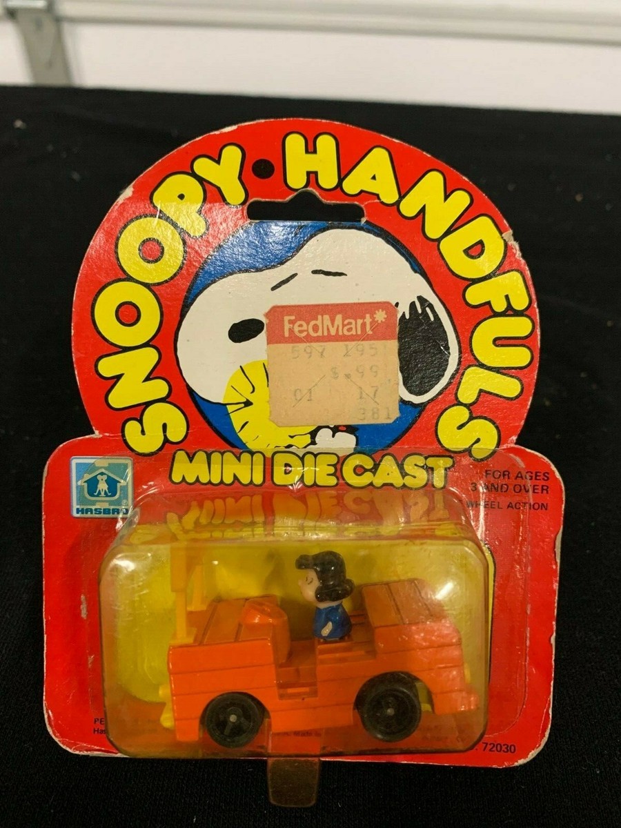 Snoopy Handfuls Mini Hasbro in Vintage , Die | - eBay Peanuts Red