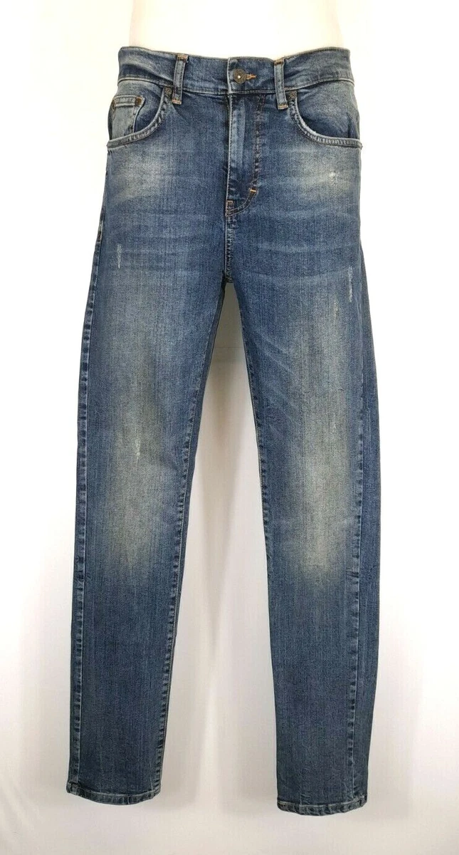 Jeans shop pier one