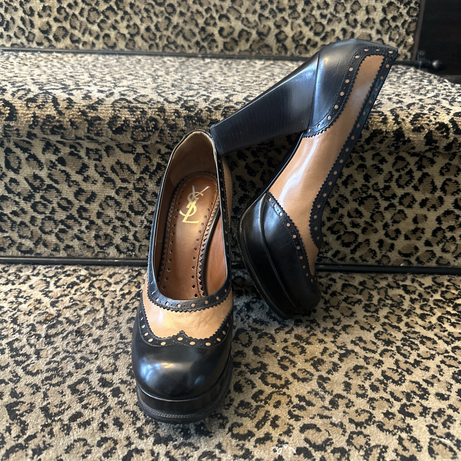 SAINT LAURENT Décolleté YSL nere e cammello marrone pelle plateau spettatore tacco alto grosso 37 5