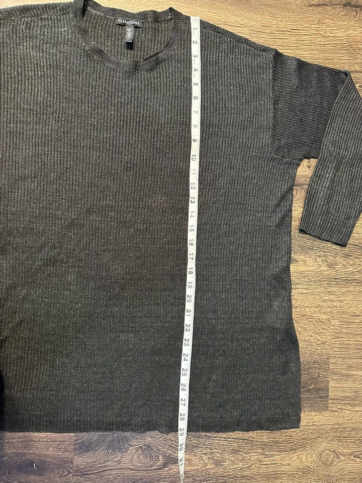 Top acanalado de lino orgánico de manga larga Eileen Fisher para mujer talla gris oscuro Foto 4 de 4