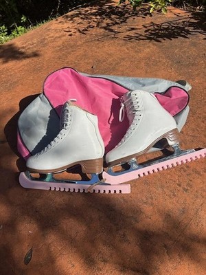 FIGURE skates / ice skates by mirage