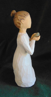 2015 Susan Lordi Willow Tree '' Nurture'' Figurine Statue Girl w Bird 5 1/4''