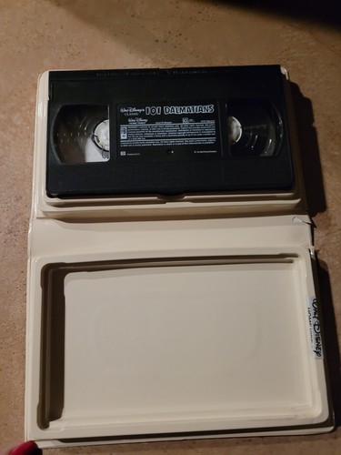 VHS Tape 101 Dalmatians Puppies Adventure London Disney Classic Family Fun - Picture 2 of 4